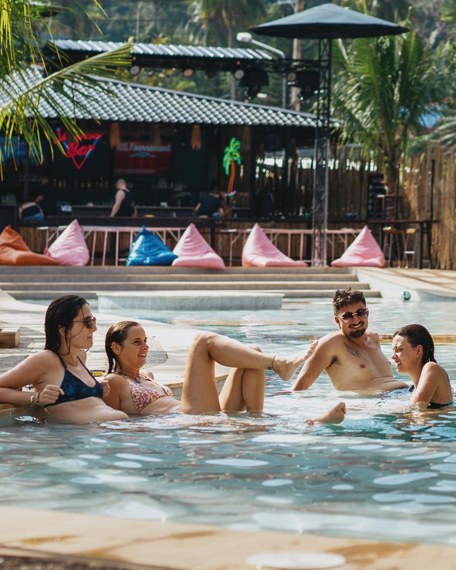 Summer Club And Hostel Ao Nang ภายนอก รูปภาพ